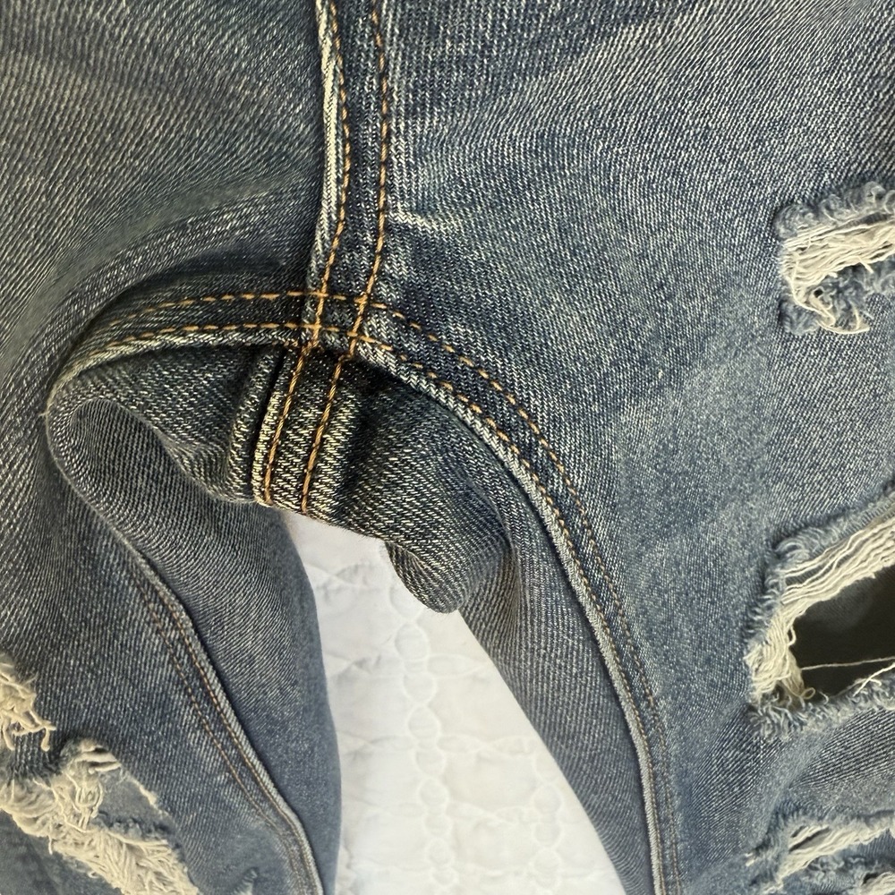 American Eagle Outfitters‎ Mom Jeans Blue Distressed Stretch Medium Wash Sz 2 - Picture 10 of 10